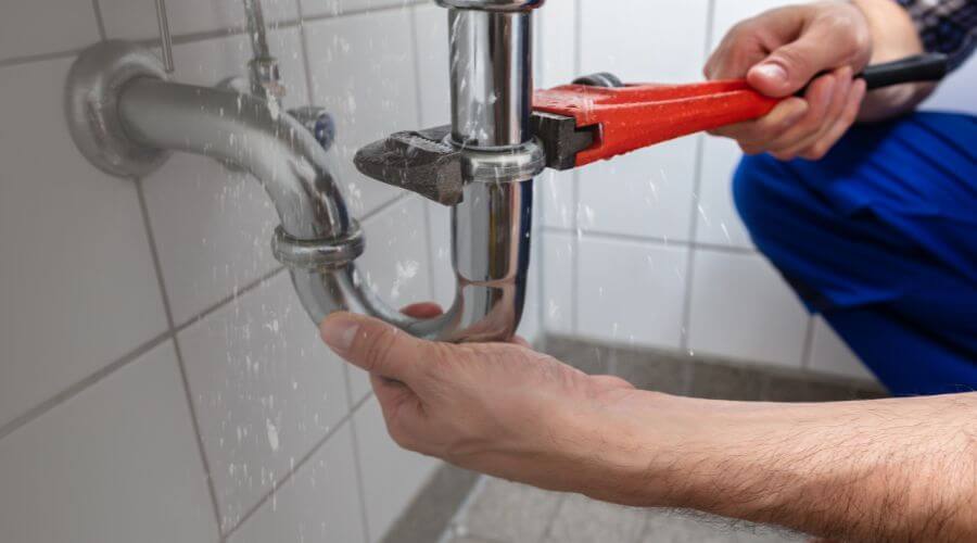 Expert burst pipe repair services in Fort Wayne, IN